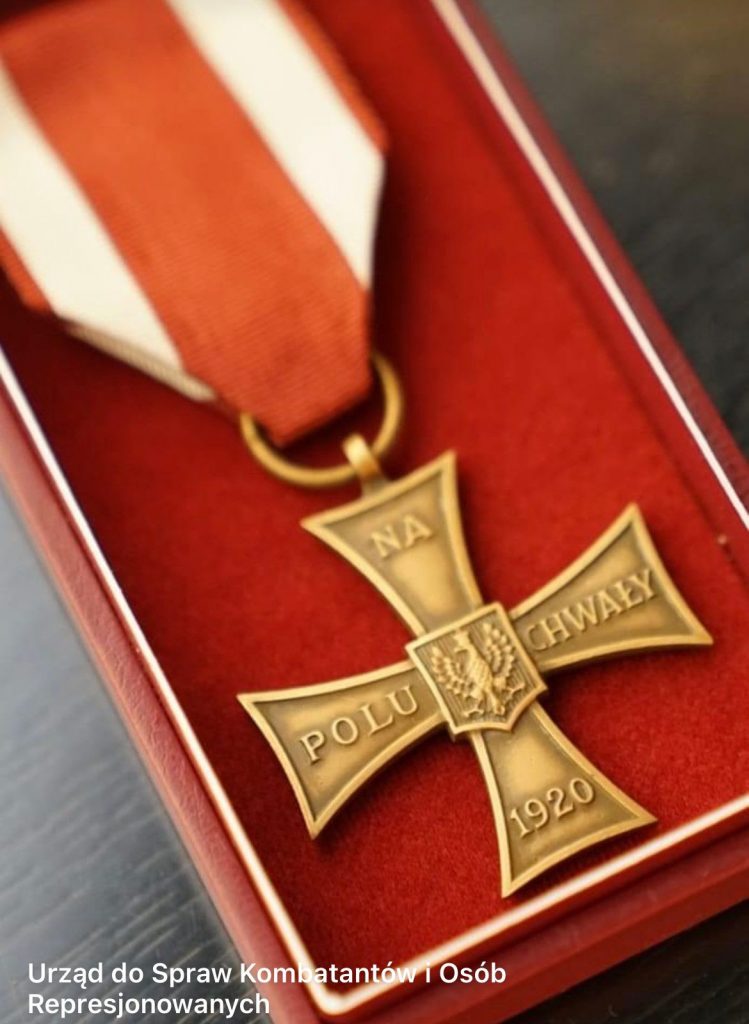 Szkoła Polska im. gen. St. Maczka w Antwerpii spadkobiercą Krzyża Walecznych sierż. Stanisława Zdrojewskiego.