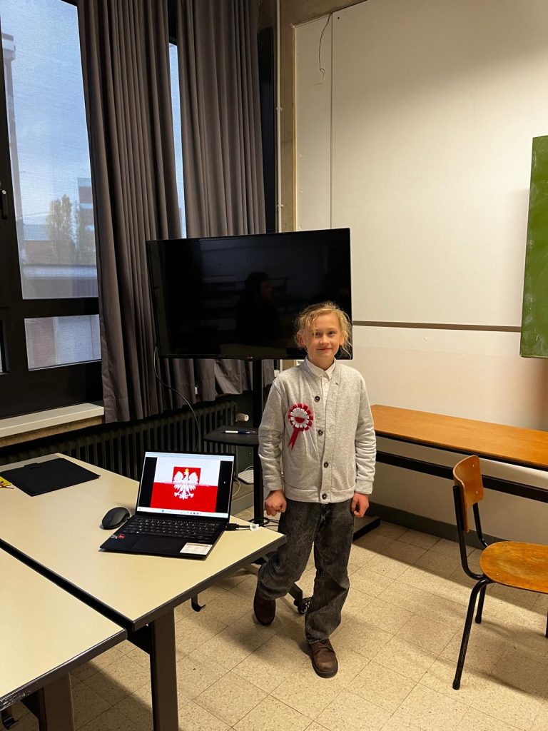 Jak uczciłem z rodziną Święto Odzyskania Niepodległości 11 Listopada – Antoni z kl. V